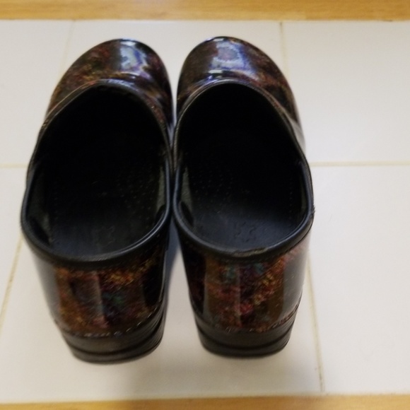 Clogs - Picture 3 of 4